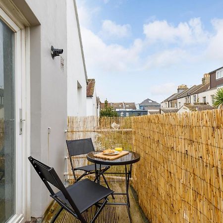 Charming 2 Bedroom Flat In Central Hove With Free Parking Luaran gambar