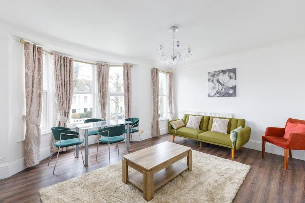 Charming 2 Bedroom Flat In Central Hove With Free Parking Luaran gambar